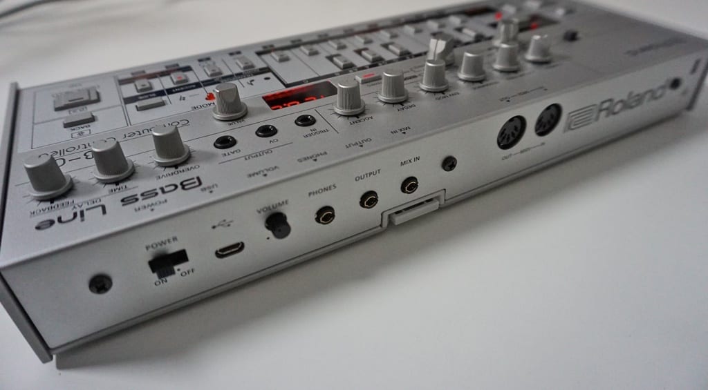 Roland k-25m. синтезаторы roland tb-3. Roland tm 100. тб3 модель самолёт. тб-3 (ант-6).