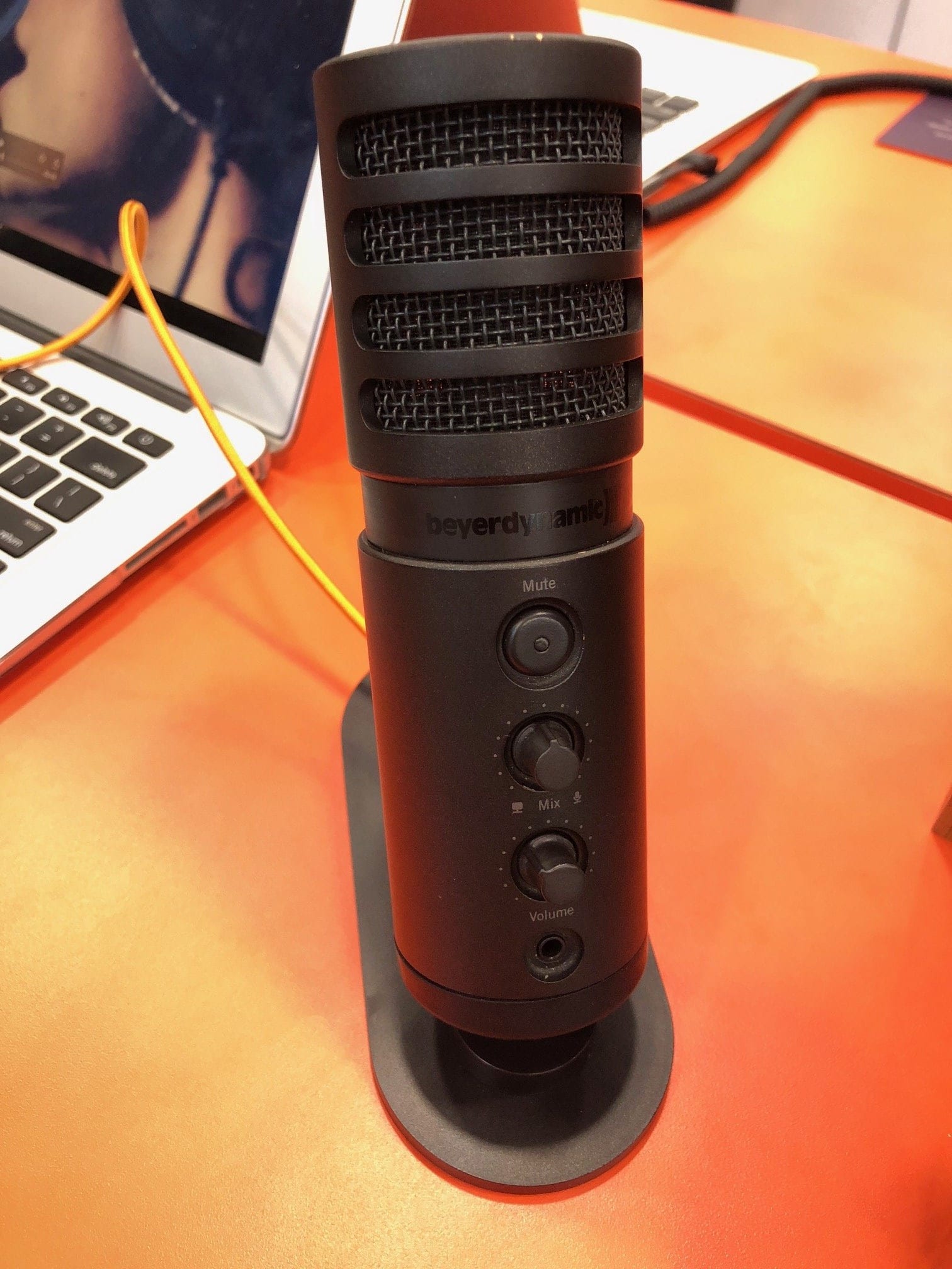 NAMM 2018 Beyerdynamic presents FOX largediaphragm condenser USB mic