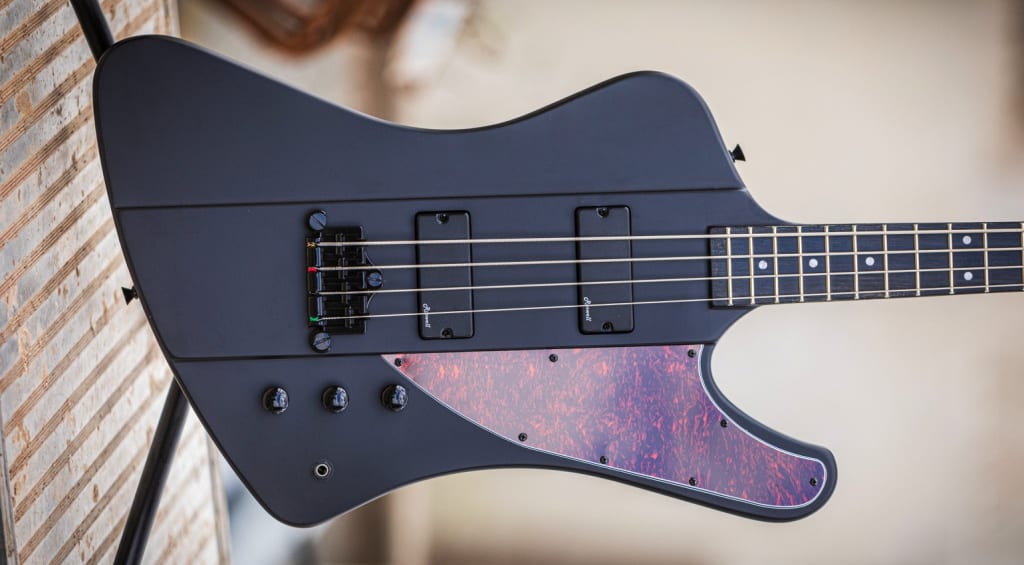 Harley Benton TB70 SBK bass in Satin Black Are you ready to rock