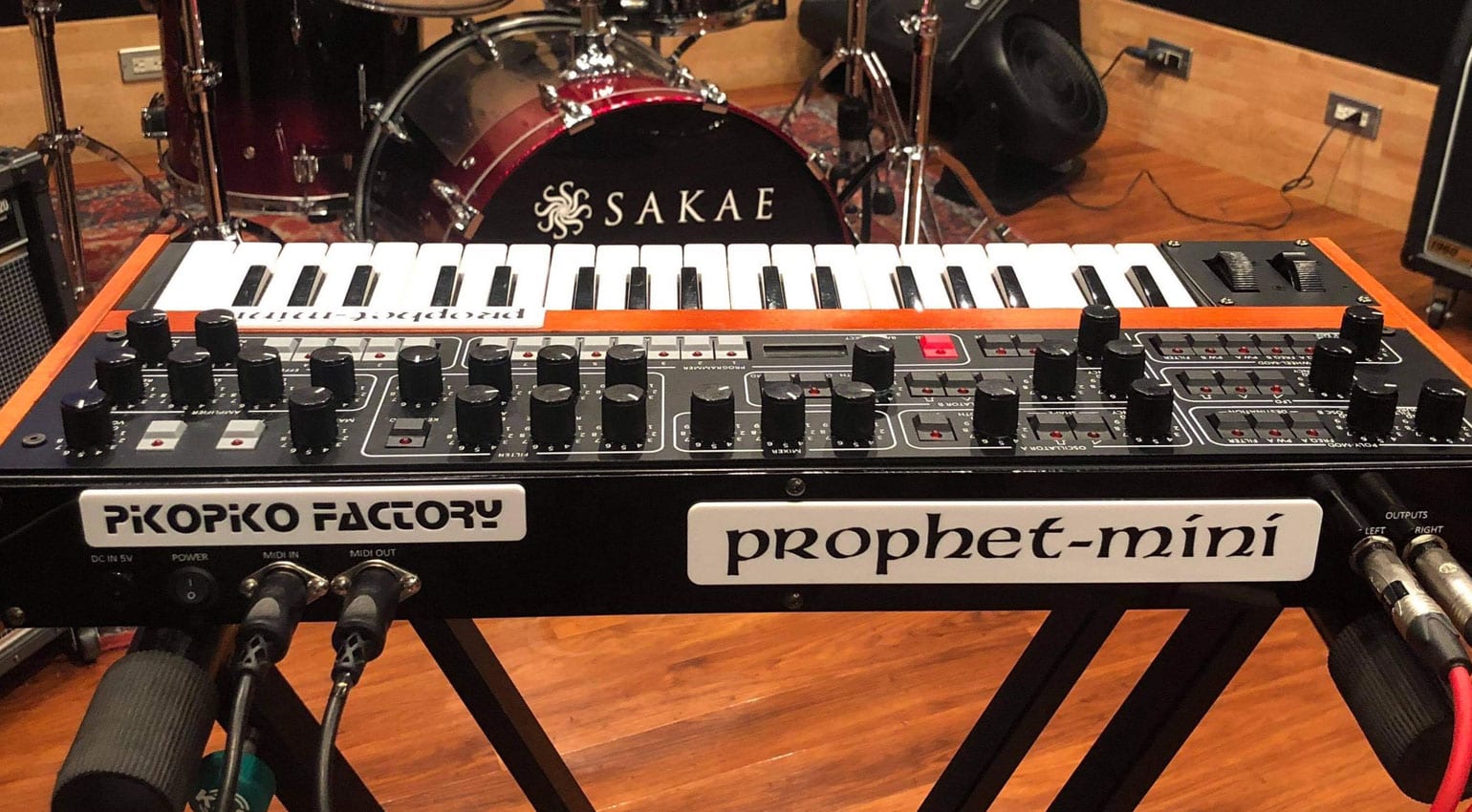 PikoPiko Factory Prophet-Mini: is this adorable synthesizer for