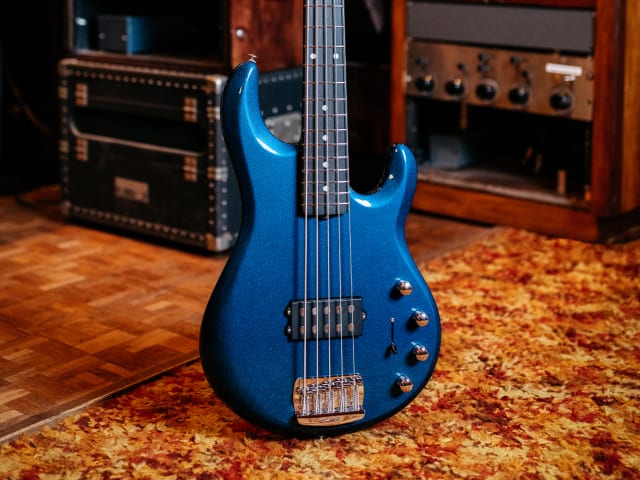 StingRay 5 Special in Kinetic Blue colour shift finish