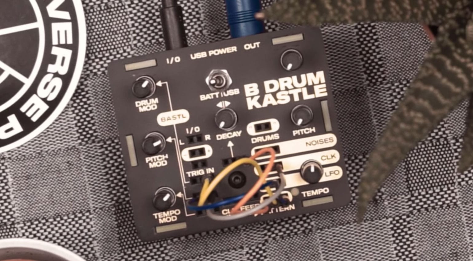 Kastle Drum: mini patchable industrial glitch machine from Bastl Instruments  - gearnews.com