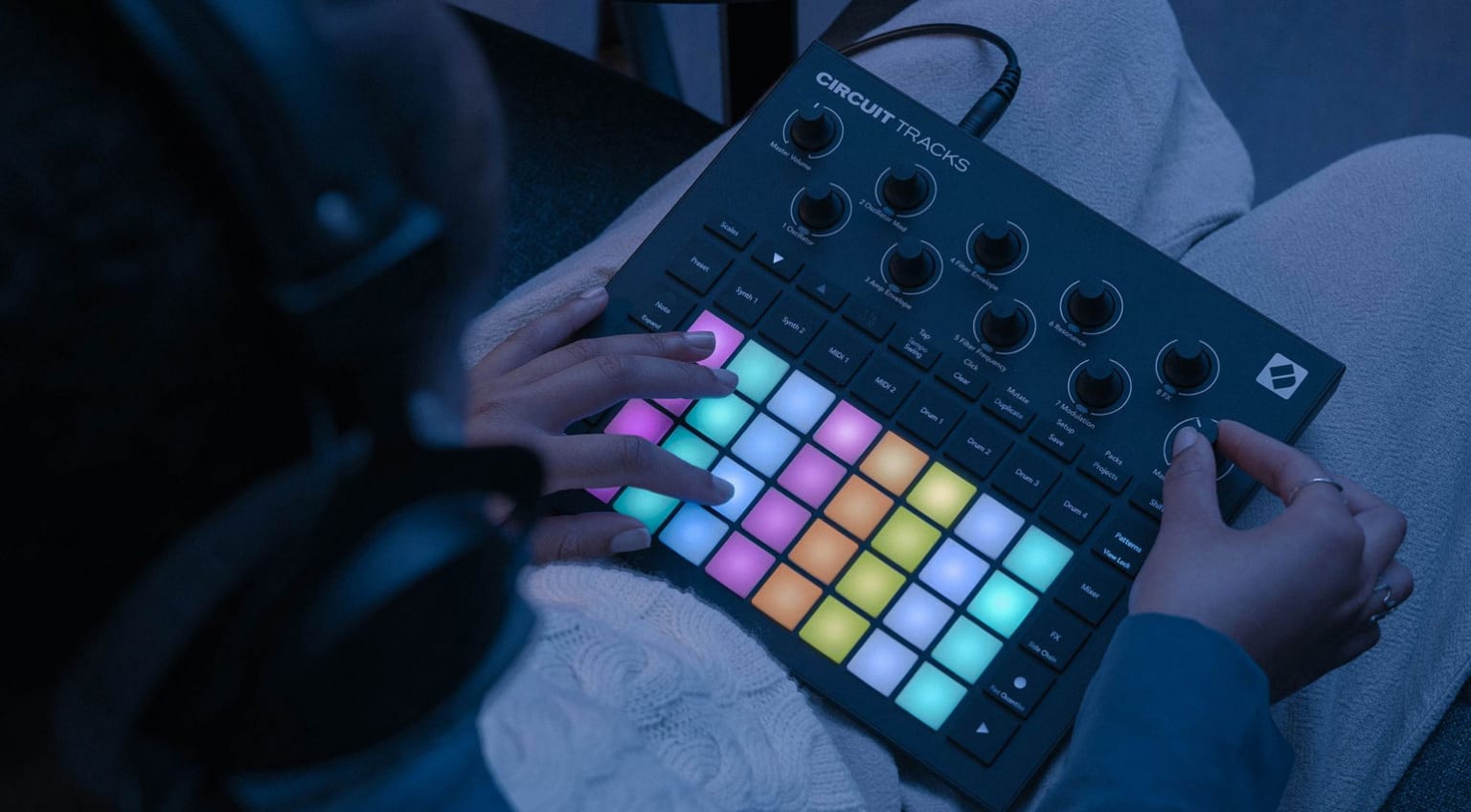 Novation Circuit Tracks: The modern, intuitive groovebox - gearnews.com