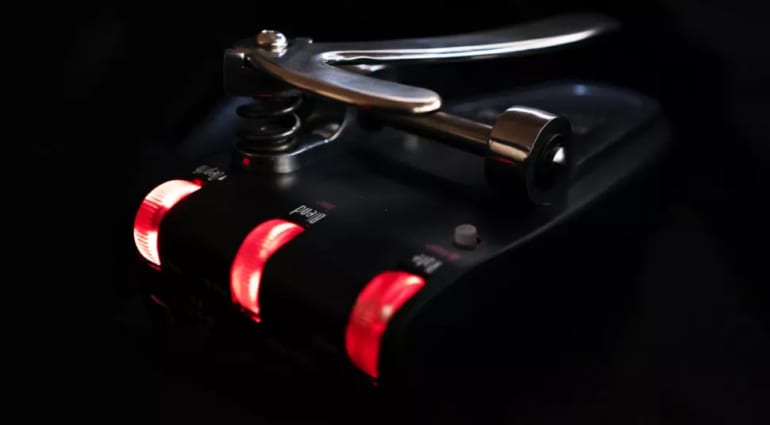 Gamechanger Audio Bigsby Pedal controls