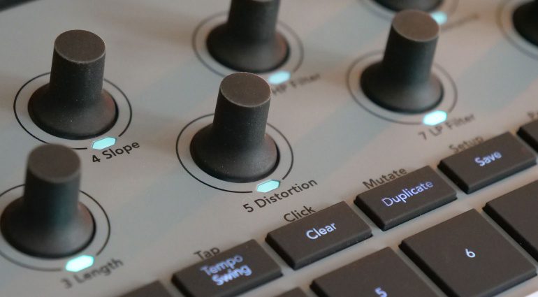 Novation Circuit Rhythm Macro knobs