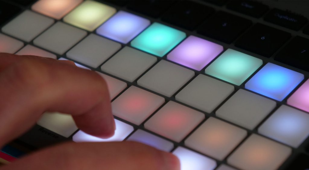 Novation Circuit Rhythm playing with the Grid FX
