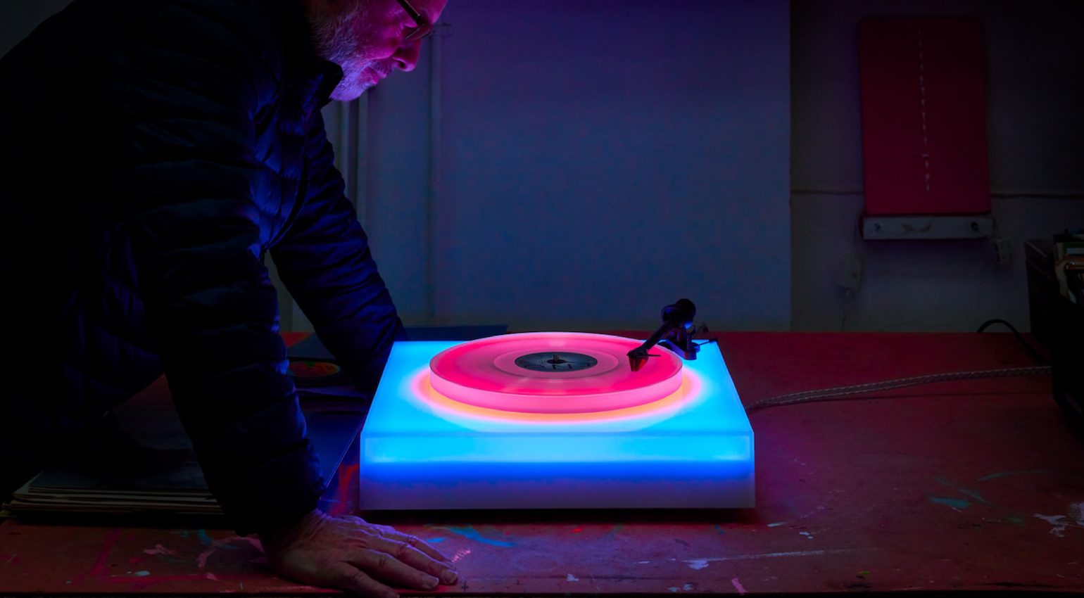 Light cycling turntable.