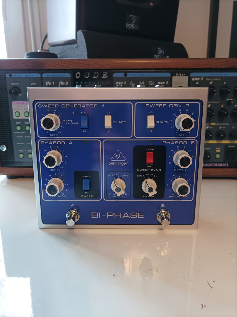 Behringer-Bi-Phase-766x1024.jpg