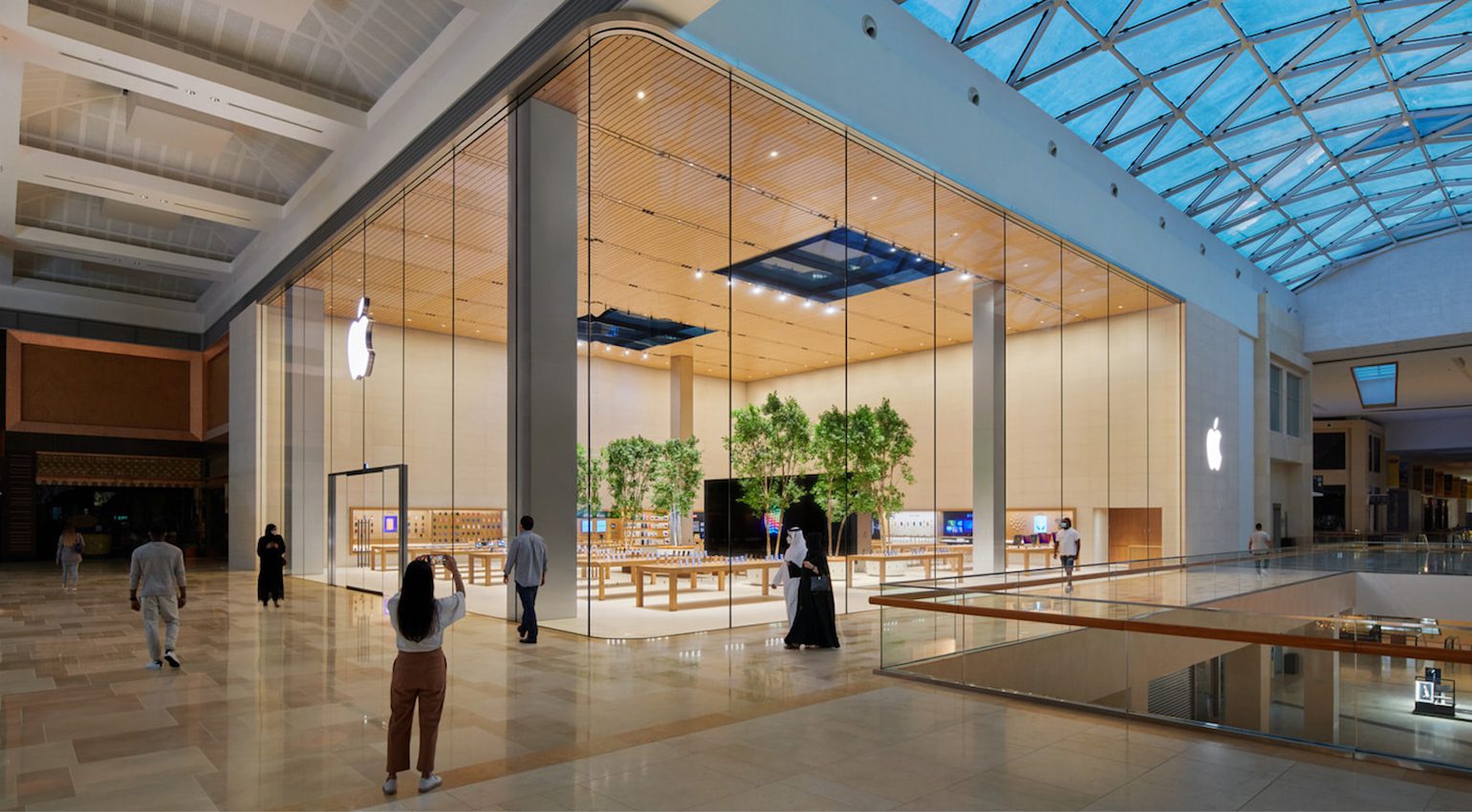 Apple Yas Mall Abu Dhabi
