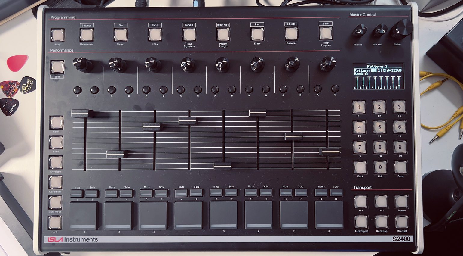 ではとても ヤフオク! - Isla instruments s2400 サンプラー 良好 美品 