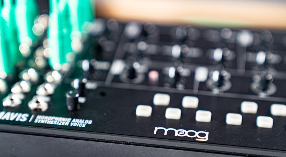 Review: Moog Mavis - semi-modular Pocket-Synthesizer
