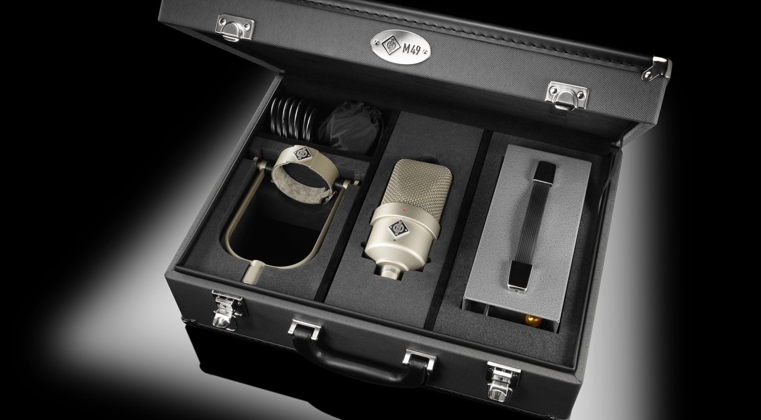 Neumann M49 V in case