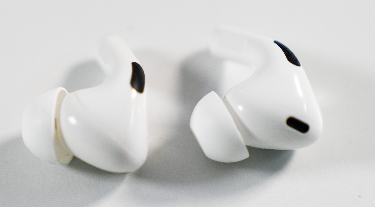 Review: Apple AirPods Pro 2. Generation In-Ear Headphones